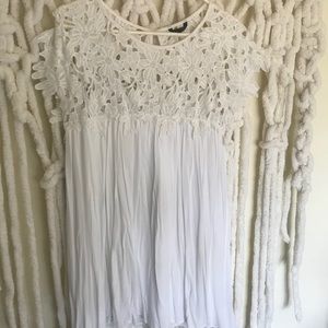 White laced floral top/dress